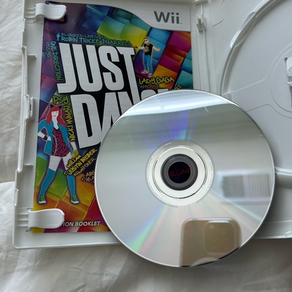 3 Nintendo Wii Games - Karaoke, Rock and Dance - Picture 12 of 14